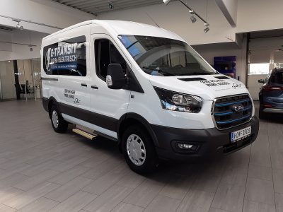 Ford E-Transit 9-Sitzer L2H2 3,5t BUS netto € 66.300,- Trend, Elektro bei Autohaus Lehr in 